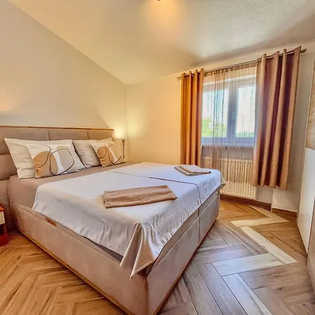 Appartement Ruza 3 *